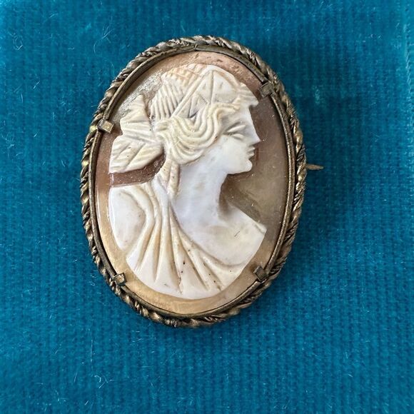 Antique Handcarved Genuine Shell Cameo Brooch Or Pendant - Picture 1 of 8